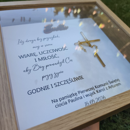 Pamiątka Pierwszej Komunii Świętej - Gablotka ze złotym gołąbkiem